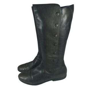 BORN! ESPRESSO BROWN GENUINE LEATHER VERTICAL BUTTON DETAIL LOW HEEL BOOTS! 10M